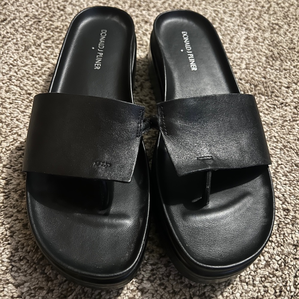 Donald Pliner Black Leather Sandals